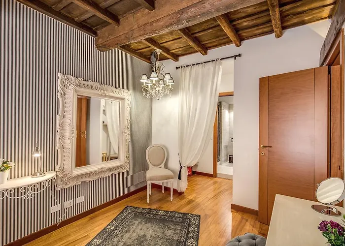 Pantheon Miracle Appartement